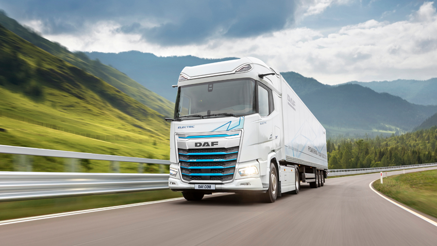 DAF breidt truckgamma uit en kijkt ook naar hybride aandrijving