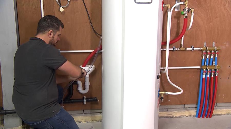 INSTALLEZ VOUS-MÊME VOTRE CHAUFFE-EAU À POMPE À CHALEUR