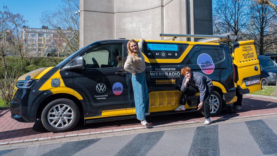 Volkswagen Transporter wordt mobiele radiostudio voor Studio Brussel