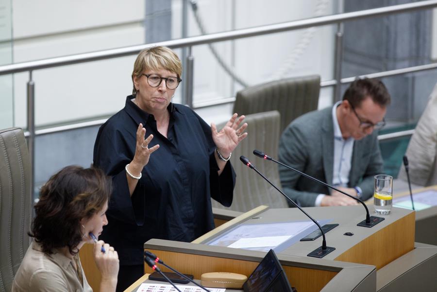 Resolutie herinnert Gennez aan uitspraken over abortustermijn