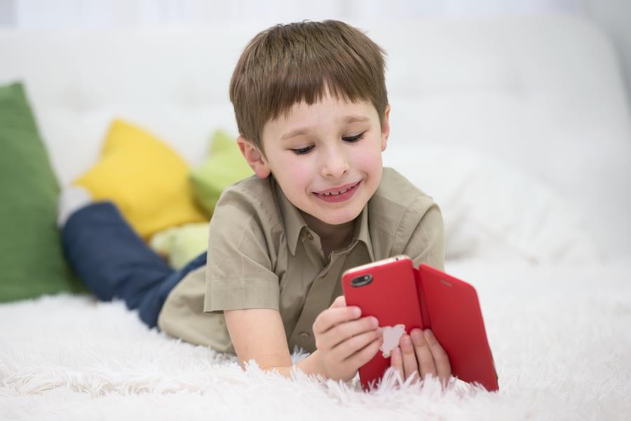 Les écrans et les réseaux sociaux peuvent nuire à la santé des enfants